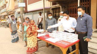 নরসিংদী জেলা প্রশাসন কর্তৃক ভাসমান মানুষের জন্য বিনামূল্যে দুপুরের খাবার