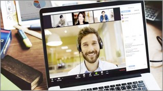 গ্রাহকদের ব্যক্তিগত তথ্য বিক্রি করলো জুম