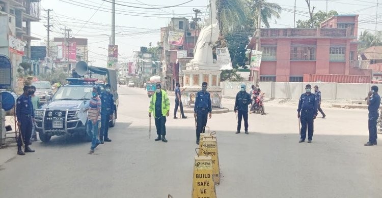 করোনাভাইরাস: নরসিংদীতে পুলিশের অভিযান অব্যাহত করোনাভাইরাস: নরসিংদীতে পুলিশের অভিযান অব্যাহত