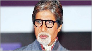 করোনা জয় করে বাড়ি ফিরলেন অমিতাভ বচ্চন