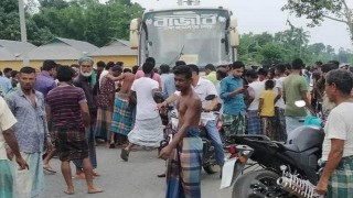 মুক্তাগাছায় বেপরোয়া বাসের চাপায় সিএনজির ৭ যাত্রী নিহত মুক্তাগাছায় বেপরোয়া বাসের চাপায় সিএনজির ৭ যাত্রী নিহত
