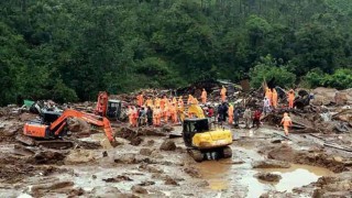 কেরালায় ভূমিধসে নিহতের সংখ্যা বেড়ে ৪৩