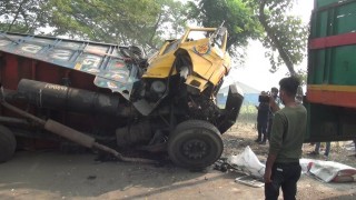 বেলাবতে দুই ট্রাকের মুখোমুখী সংঘর্ষে একজন নিহত, আহত-৩