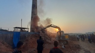 নরসিংদীতে গুড়িয়ে দেয়া হলো তিন ইটভাটা, ১৫ লাখ টাকা জরিমানা