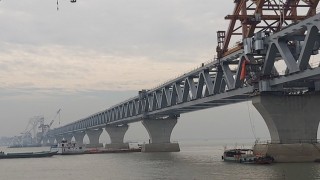 আর একটি স্প্যান বসলেই দৃশ্যমান হবে পুরো পদ্মা সেতু আর একটি স্প্যান বসলেই দৃশ্যমান হবে পুরো পদ্মা সেতু