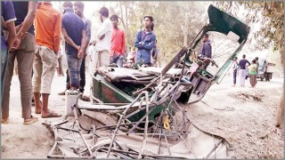 ময়মনসিংহে বাসের ধাক্কায় ৪ অটোরিকশা যাত্রী নিহত ময়মনসিংহে বাসের ধাক্কায় ৪ অটোরিকশা যাত্রী নিহত