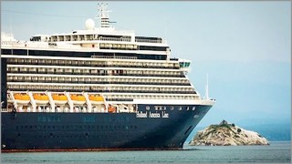 করোনাভাইরাস: জাহাজটিকে ফিরিয়ে দিচ্ছে সবাই!