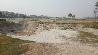 বেলাবতে ফসলী জমিতে নদ খননের বালু, ব্যাহত হচ্ছে আবাদ