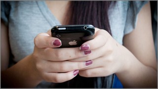 স্মার্টফোনে পর্নোগ্রাফি দেখার পাঁচটি ঝুঁকি