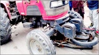 মোটরসাইকেল-ট্রাক্টর সংঘর্ষ: তিন বরযাত্রী নিহত মোটরসাইকেল-ট্রাক্টর সংঘর্ষ: তিন বরযাত্রী নিহত