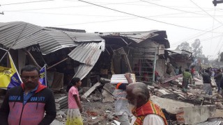 বারৈচা বাজারে সড়কের পাশের অবৈধ স্থাপনা উচ্ছেদ