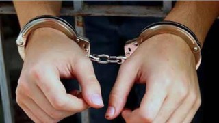 পলাশে বৃদ্ধা মহিলাকে পিটানোর দায়ে আ’লীগ নেতা গ্রেফতার পলাশে বৃদ্ধা মহিলাকে পিটানোর দায়ে আ’লীগ নেতা গ্রেফতার