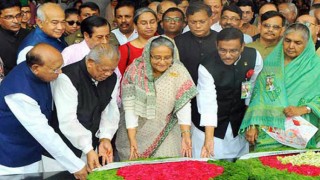 স্বদেশ প্রত্যাবর্তন দিবসে বঙ্গবন্ধুর প্রতিকৃতিতে প্রধানমন্ত্রীর শ্রদ্ধা স্বদেশ প্রত্যাবর্তন দিবসে বঙ্গবন্ধুর প্রতিকৃতিতে প্রধানমন্ত্রীর শ্রদ্ধা