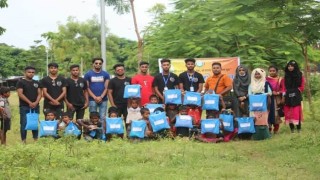 নরসিংদীতে পথশিশুদের মাঝে ঈদের পোশাক বিতরণ