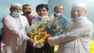 শিবপুরে মেহেরপুরের নবাগত জেলা প্রশাসককে ফুলেল শুভেচ্ছা