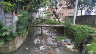 পলাশে সরকারি খাল যেনো ময়লার ভাগাড়!