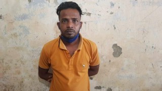 শিবপুরে একাধিক মামলার পলাতক আসামী গ্রেফতার