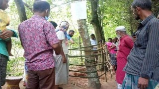 বেলাবতে মাটি ফেটে বুদবুদ শব্দ, গ্যাস কী না খতিয়ে দেখার দাবি বেলাবতে মাটি ফেটে বুদবুদ শব্দ, গ্যাস কী না খতিয়ে দেখার দাবি