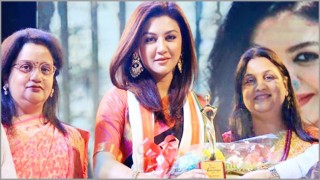 কলকাতায় ‘তুমি অনন্যা ২০২০’ পুরস্কার পেলেন জয়া আহসান কলকাতায় ‘তুমি অনন্যা ২০২০’ পুরস্কার পেলেন জয়া আহসান