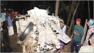 চট্টগ্রামে ট্রাক-লেগুনার মুখোমুখি সংঘর্ষে নিহত ১৫ চট্টগ্রামে ট্রাক-লেগুনার মুখোমুখি সংঘর্ষে নিহত ১৫