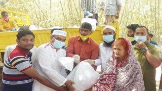 শিবপুরের ১০ গ্রামে ব্যক্তি উদ্যোগে খাদ্য সামগ্রী বিতরণ