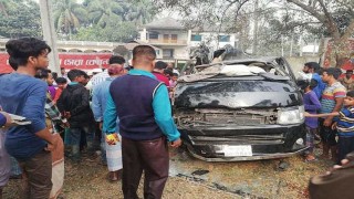 সড়ক দুর্ঘটনা: ১২ ঘন্টায় ৬ জেলায় নিহত ২২ সড়ক দুর্ঘটনা: ১২ ঘন্টায় ৬ জেলায় নিহত ২২