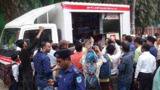 নরসিংদীতে বঙ্গবন্ধু ভ্রাম্যমাণ বইমেলার উদ্বোধন