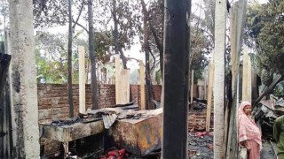 পলাশে আগুনে পুড়লো বসতবাড়ি, ১২ লাখ টাকার ক্ষয়ক্ষতি