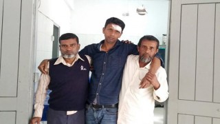 পলাশে ব্যবসায়ীকে ডেকে নিয়ে পিটিয়ে আহত করলো পুলিশ কর্মকর্তা পলাশে ব্যবসায়ীকে ডেকে নিয়ে পিটিয়ে আহত করলো পুলিশ কর্মকর্তা