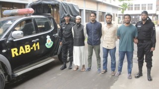 জেএমবি’র ৪ সদস্য গ্রেফতার, উগ্রবাদী বই ও লিফলেট উদ্ধার জেএমবি’র ৪ সদস্য গ্রেফতার, উগ্রবাদী বই ও লিফলেট উদ্ধার