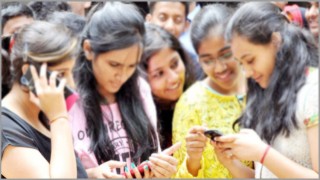 মোবাইলে এসএসসির ফল পেতে ৮ লাখ পরীক্ষার্থীর নিবন্ধন