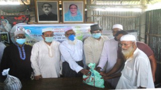 শিবপুরে আ’লীগ নেতার ঈদ উপহার সামগ্রী বিতরণ