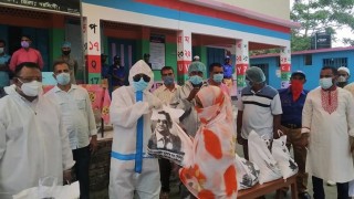 চরসিন্দুরে দ্বিতীয় দফায় কর্মহীন ১২০০ পরিবারে ত্রাণ সহায়তা