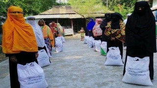 শিবপুরে ফিরোজা-আরিফ মহিলা উন্নয়ন সংস্থার খাদ্যসামগ্রী বিতরণ