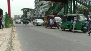 ঢাকা-সিলেট মহাসড়কে ঢাকামুখী মানুষের ভীড় ঢাকা-সিলেট মহাসড়কে ঢাকামুখী মানুষের ভীড়