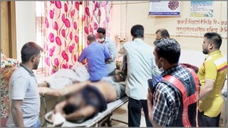 ব্রাহ্মণবাড়িয়ায় ট্রাক-মাইক্রোবাস-সিএনজির ত্রিমুখী সংঘর্ষে ৩ জন নিহত