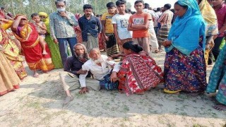 বগুড়ায় বাসচাপায় অটোরিকশার ৩ যাত্রী নিহত বগুড়ায় বাসচাপায় অটোরিকশার ৩ যাত্রী নিহত
