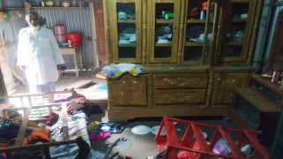 মনোহরদীতে বাড়ী-ঘর ভাংচুর ও লুটপাট, তিন নারী আহত