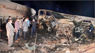 মিসরে যাত্রীবাহী বাস-ট্রাক সংঘর্ষে নিহত ২০