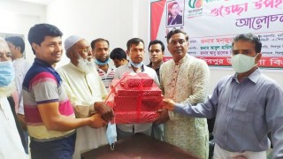 শিবপুরে বিএনপি নেতা মনজুর এলাহীর শুভেচ্ছা উপহার বিতরণ