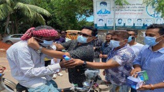 নরসিংদীতে স্বাস্থ্য সুরক্ষা ও খাদ্যসামগ্রী বিতরণ