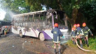 শিবপুরে বাসচাপায় দুই নারী পথচারী নিহত, আহত এক