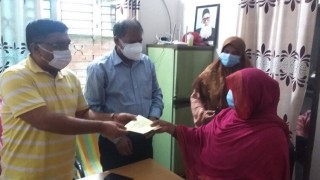 ঘোড়াশালে হতদরিদ্র নারীদের আর্থিক অনুদান প্রদান ঘোড়াশালে হতদরিদ্র নারীদের আর্থিক অনুদান প্রদান