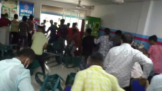 মনোহরদীতে করোনা হেল্প সেন্টার উদ্বোধন অনুষ্ঠানে ছাত্রলীগের হামলায় সাংবাদিকসহ আহত ২০