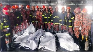 বগুড়ায় প্লাস্টিক কারখানায় অগ্নিকাণ্ডের ঘটনায় ৫ শ্রমিকের মরদেহ উদ্ধার বগুড়ায় প্লাস্টিক কারখানায় অগ্নিকাণ্ডের ঘটনায় ৫ শ্রমিকের মরদেহ উদ্ধার