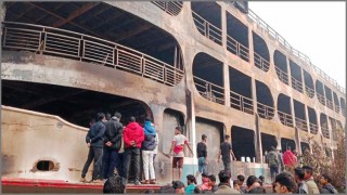 ঝালকাঠির সুগন্ধা নদীতে লঞ্চে ভয়াবহ আগুন: ৪০ জনের মৃত্যু ঝালকাঠির সুগন্ধা নদীতে লঞ্চে ভয়াবহ আগুন: ৪০ জনের মৃত্যু