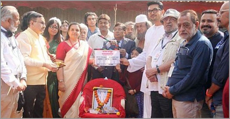 মুম্বাইয়ে ‘বঙ্গবন্ধু’ সিনেমার দৃশ্যধারণের যাত্রা শুরু মুম্বাইয়ে ‘বঙ্গবন্ধু’ সিনেমার দৃশ্যধারণের যাত্রা শুরু