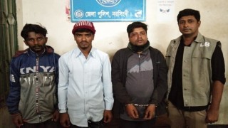শিবপুরে ডিবির হাতে ইয়াবা ও ফেন্সিডিলসহ ৪ জন গ্রেফতার