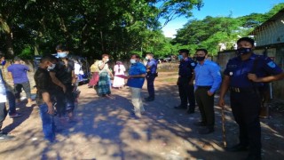 বিকট শব্দে সাউন্ডবক্স বাজানোর জন্য দুই চালককে ১০ হাজার টাকা জরিমানা