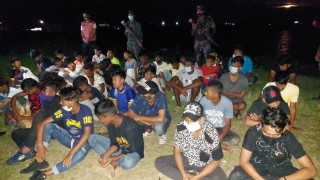 নরসিংদীতে আনন্দ ভ্রমন থেকে দেশীয় অস্ত্রসহ কিশোর গ্যাং এর ৪৬ সদস্য আটক